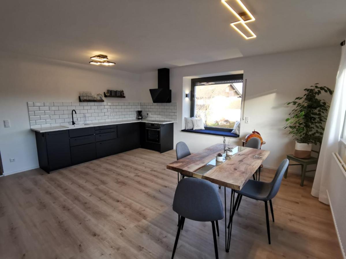 Moderne Ferienwohnungen Mit Designbad Petting エクステリア 写真